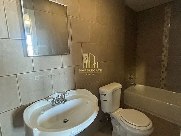 5th image of 246 Roseville Ave #3DD