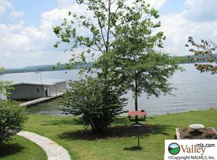 364 Island Dr, Scottsboro, AL 35769