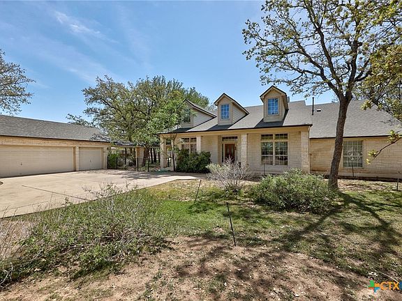 3rd image of 105 Oak Plaza Dr