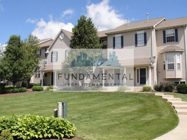 1309 Chestnut Ln, Yorkville, IL 60560