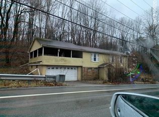 660 Conway Wallrose Rd, Freedom, PA 15042