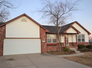 1330 E Willowbrook Ln, Towanda, KS 67144