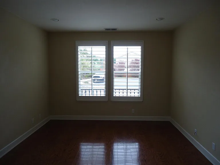 4992 Beach Wood Ct — Photo 5