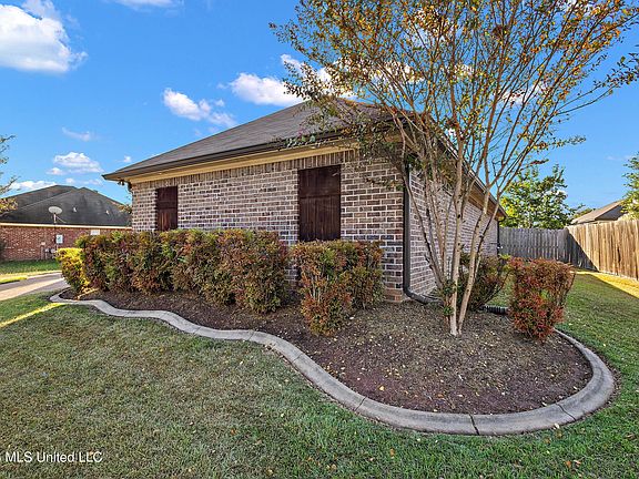 3rd image of 1145 Spanish Oak Dr