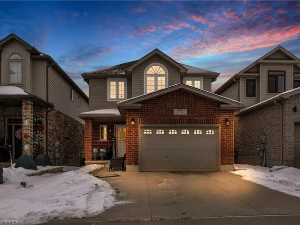 72 Broadoaks Dr, Cambridge, ON N1T 0A7