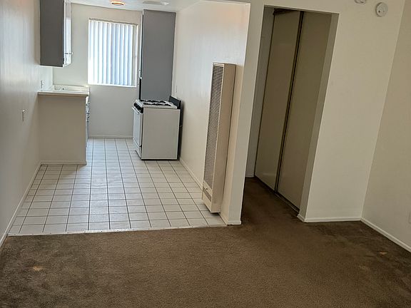 4th image of 3900 Rosecrans Ave #14