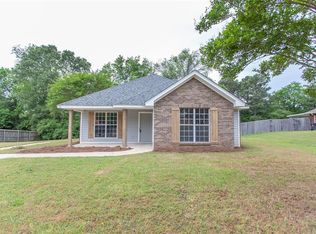 84 Hidden Valley Rd, Deatsville, AL 36022