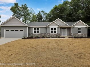 3427 W Broadmoor Dr, Lansing, MI 48906