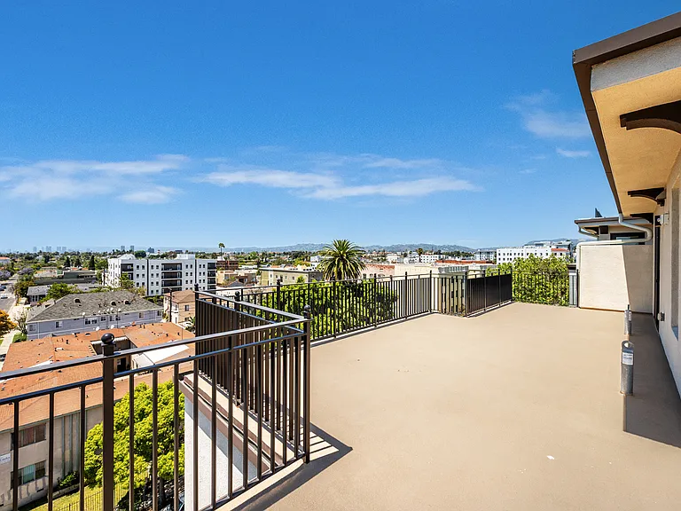 856 Gramercy Drive — Photo 41