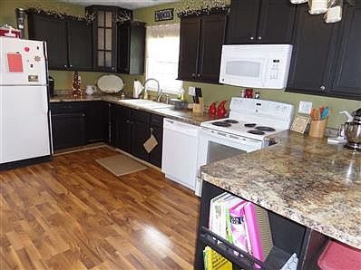 3rd image of 219 Bartlett Dr
