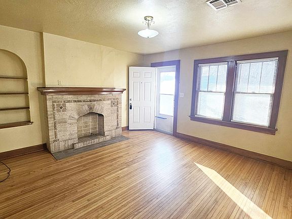 5th image of 2429 W Park Pl