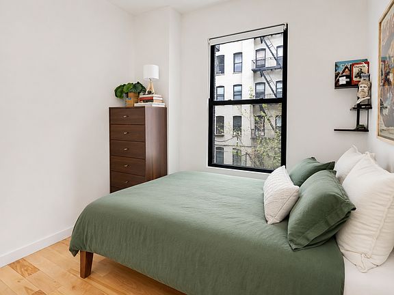 5th image of 63 W 104th St APT 101