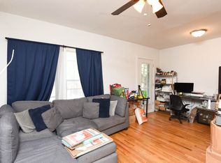 921 W Sunnyside Ave #2F, Chicago, IL 60640