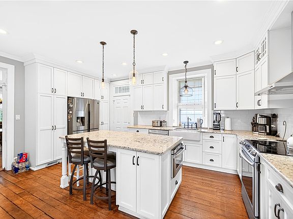 5th image of 303 Hartley Hill Rd
