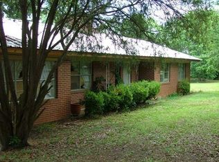 408 E College Ave, Doerun, GA 31744