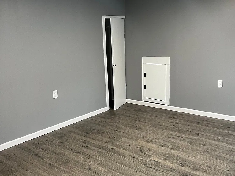 348 Vanduzee St — Photo 8