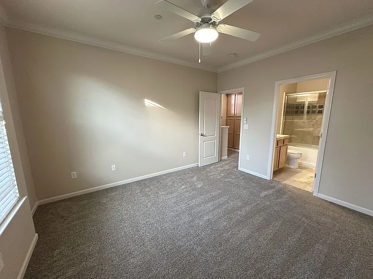 6104 Rockport Ln — Photo 12