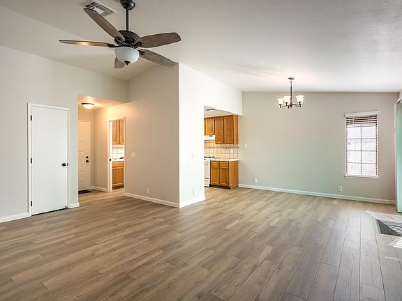 5th image of 3568 Silverwood St