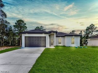 1040 Candlelight Dr, Lehigh Acres, FL 33974