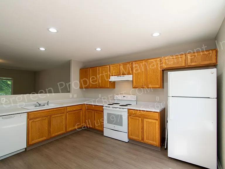 3326 Warren Farm Dr — Photo 5