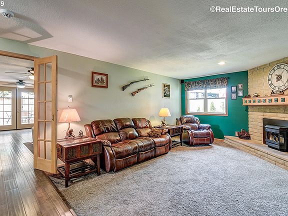 3rd image of 4421 NE 62nd Ave