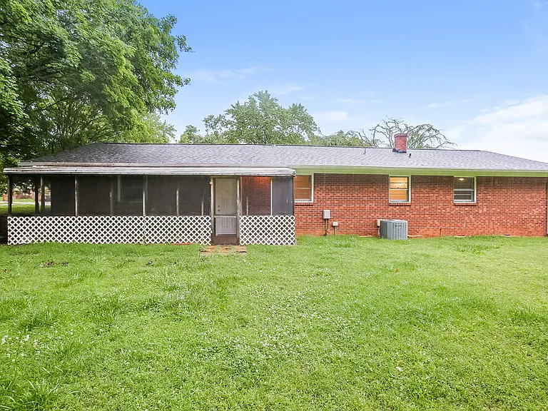 125 Pinevale Dr — Photo 15