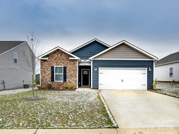 235 Ridgeview Ln, Mars Hill, NC 28754