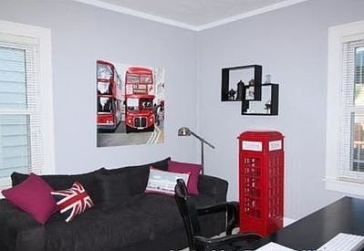 Main floor bedroom/office