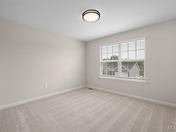 3rd image of 3304 White Pine Dr