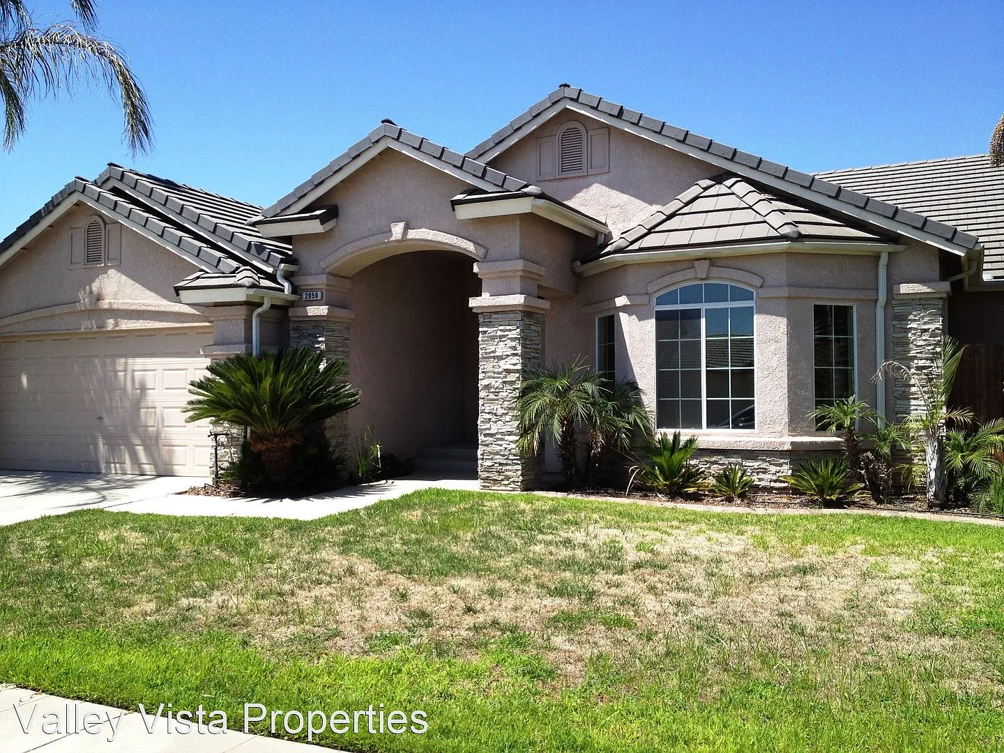 2950 E Granada Ave photo 1