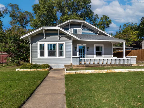 204 S Waco St, Weatherford, TX 76086
