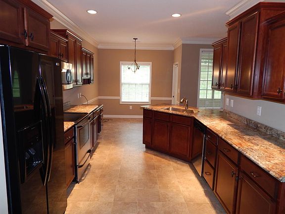 2nd image of 1012 Tavistock Way