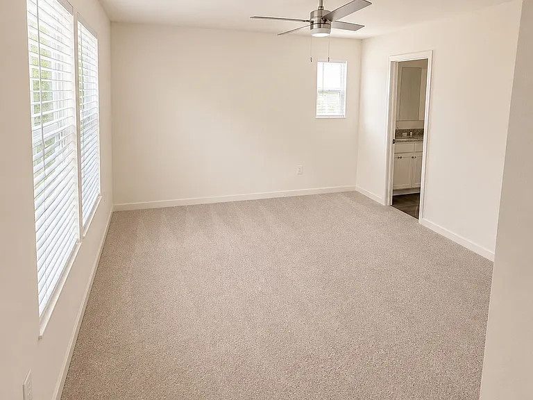 2452 B Brookville Dr #B — Photo 6