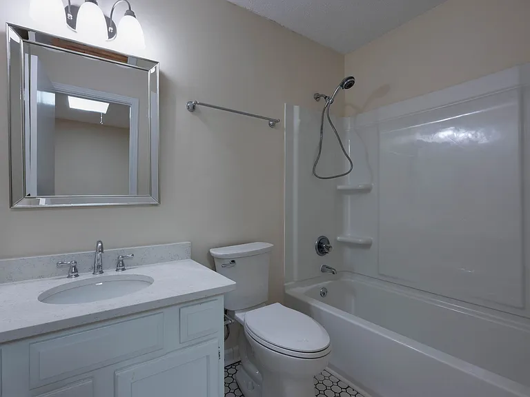 2604 Belcourt Ave #B — Photo 18
