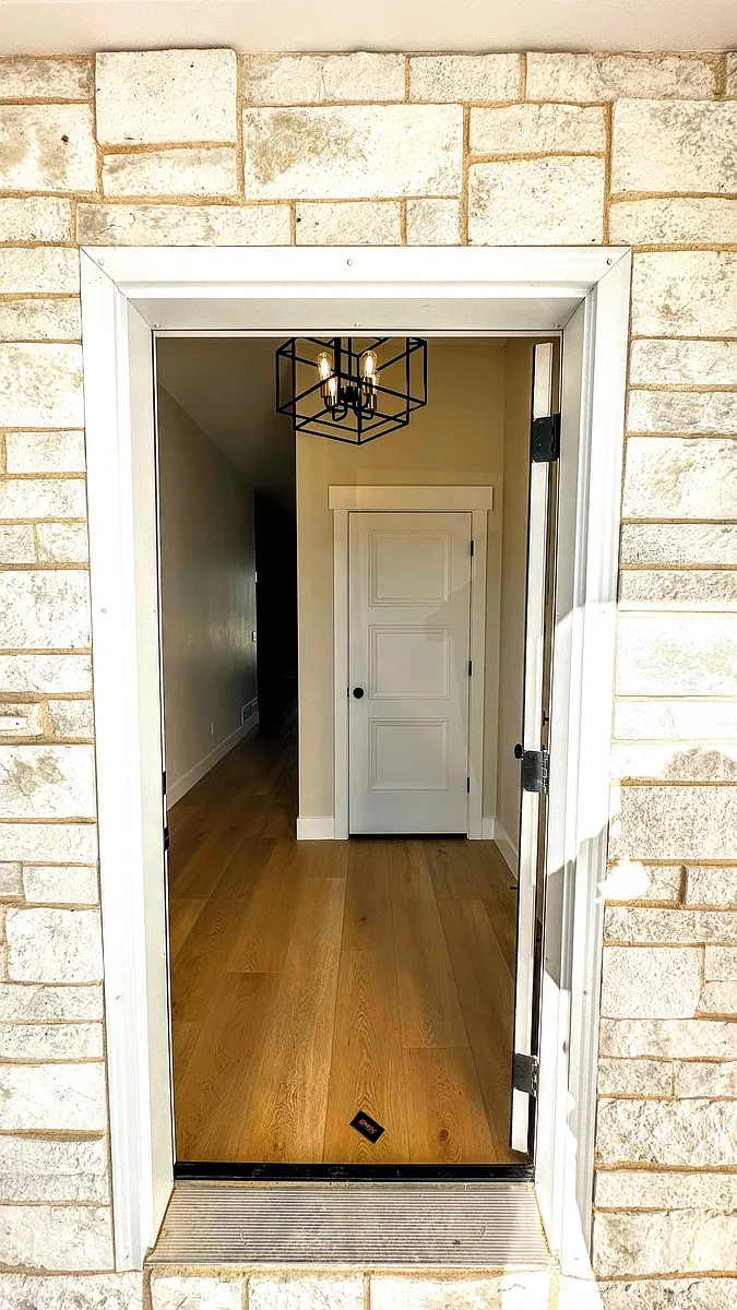 Building Photo - Riata Ln