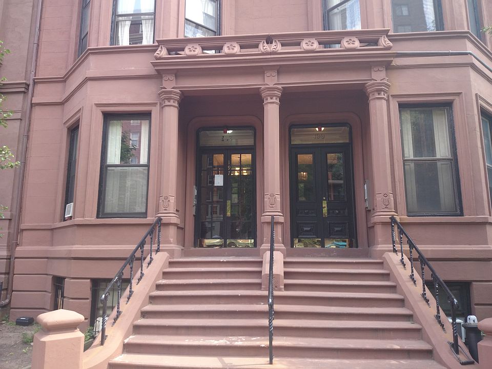 2nd image of 197 Beacon St APT 4R
