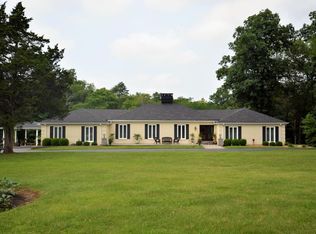 8401 Pine Valley Trl, Louisville, KY 40229