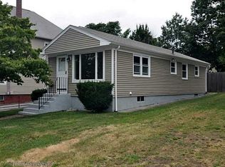 35 Old Oak Ave, Cranston, RI 02920