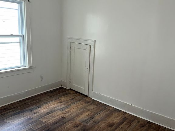 3rd image of 431 Hollenbeck St