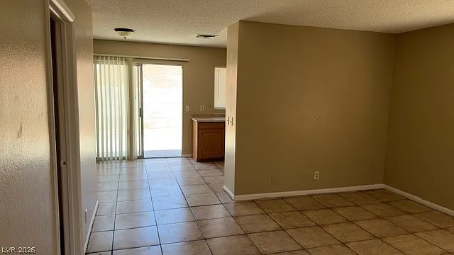 4800 Woodlake Ave — Photo 6