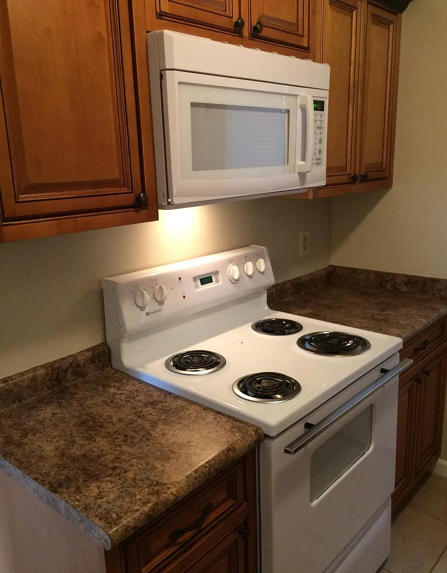2 bed, 1100 sqft, $1,100 — Photo 2