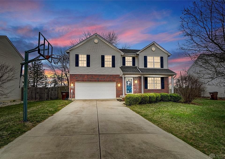 1st image of 8 Hawkins Ct