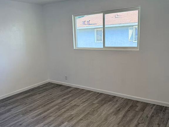 4th image of 556 S 11th St APT 5
