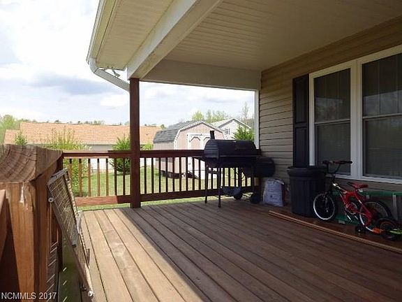 5th image of 91 Wild Rose Dr