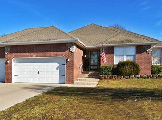 3272 N Eakins Ave, Springfield, MO 65803