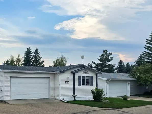 2344 Danielle Dr, Red Deer, AB T4R 2Z8
