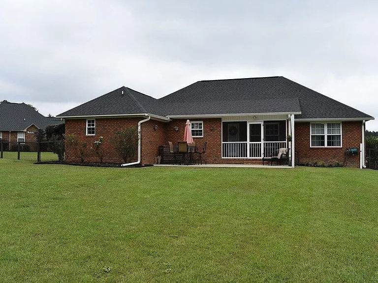 3950 Cantle Dr — Photo 13