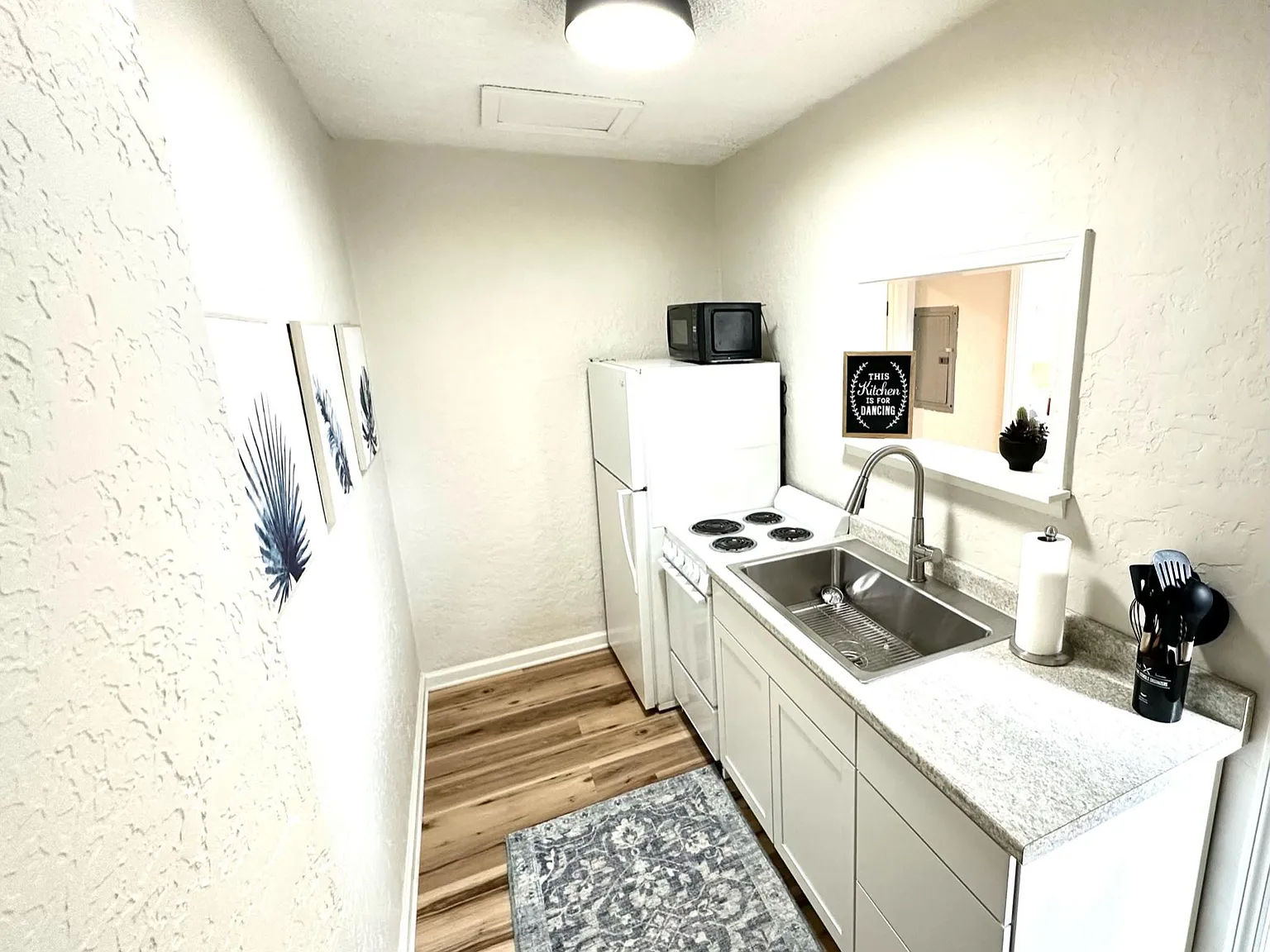 1 bed, 500 sqft, $1,650 — Photo 3
