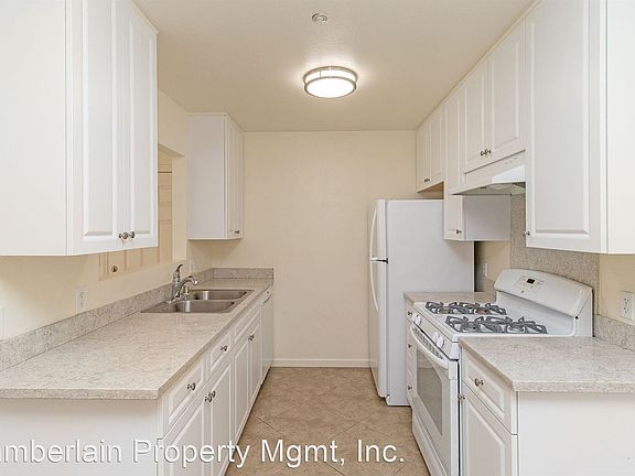 4th image of 239 Pala Vista Dr APT 21