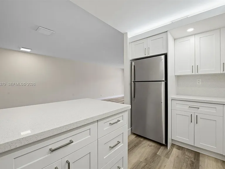 8107 SW 72nd Ave #410E — Photo 10